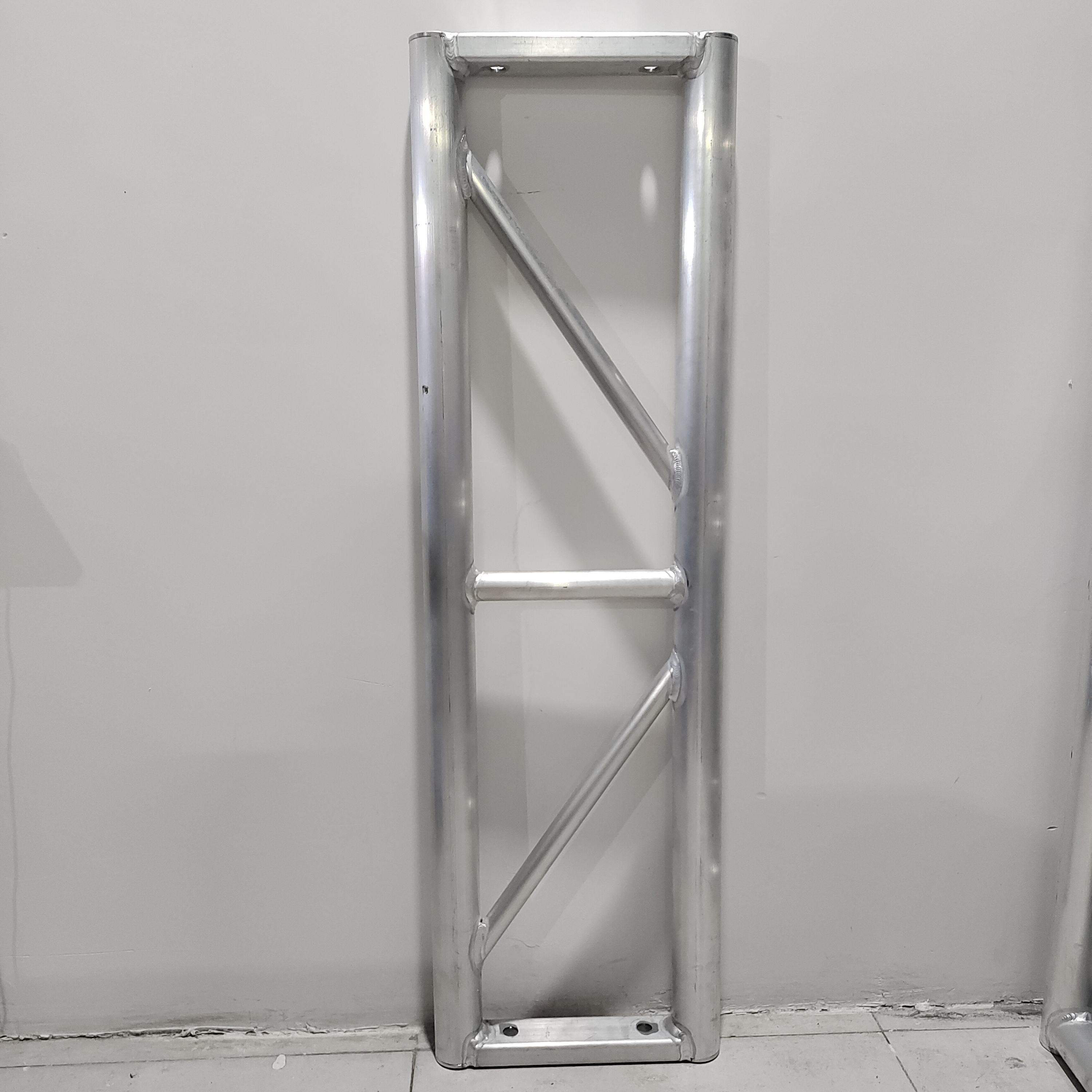 bolt flat truss.jpg