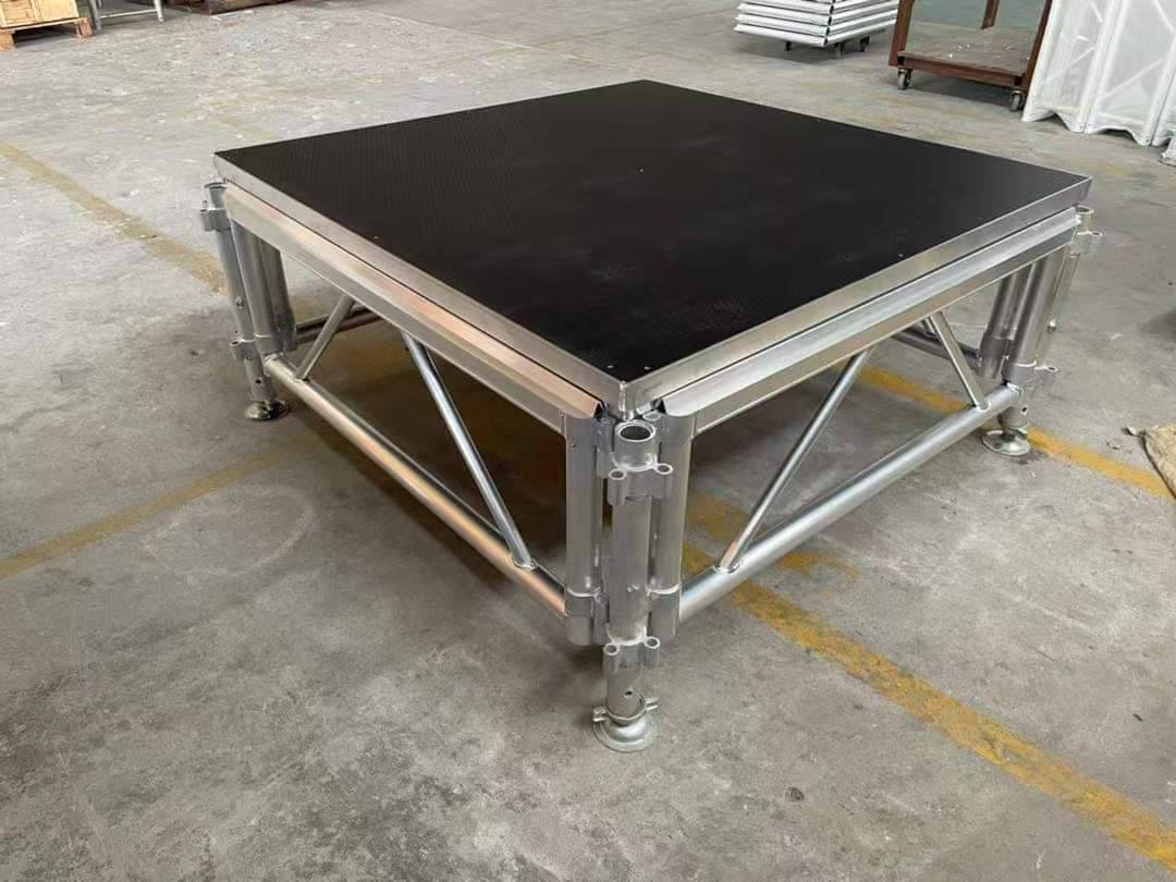 4x4ft brace stage.jpg