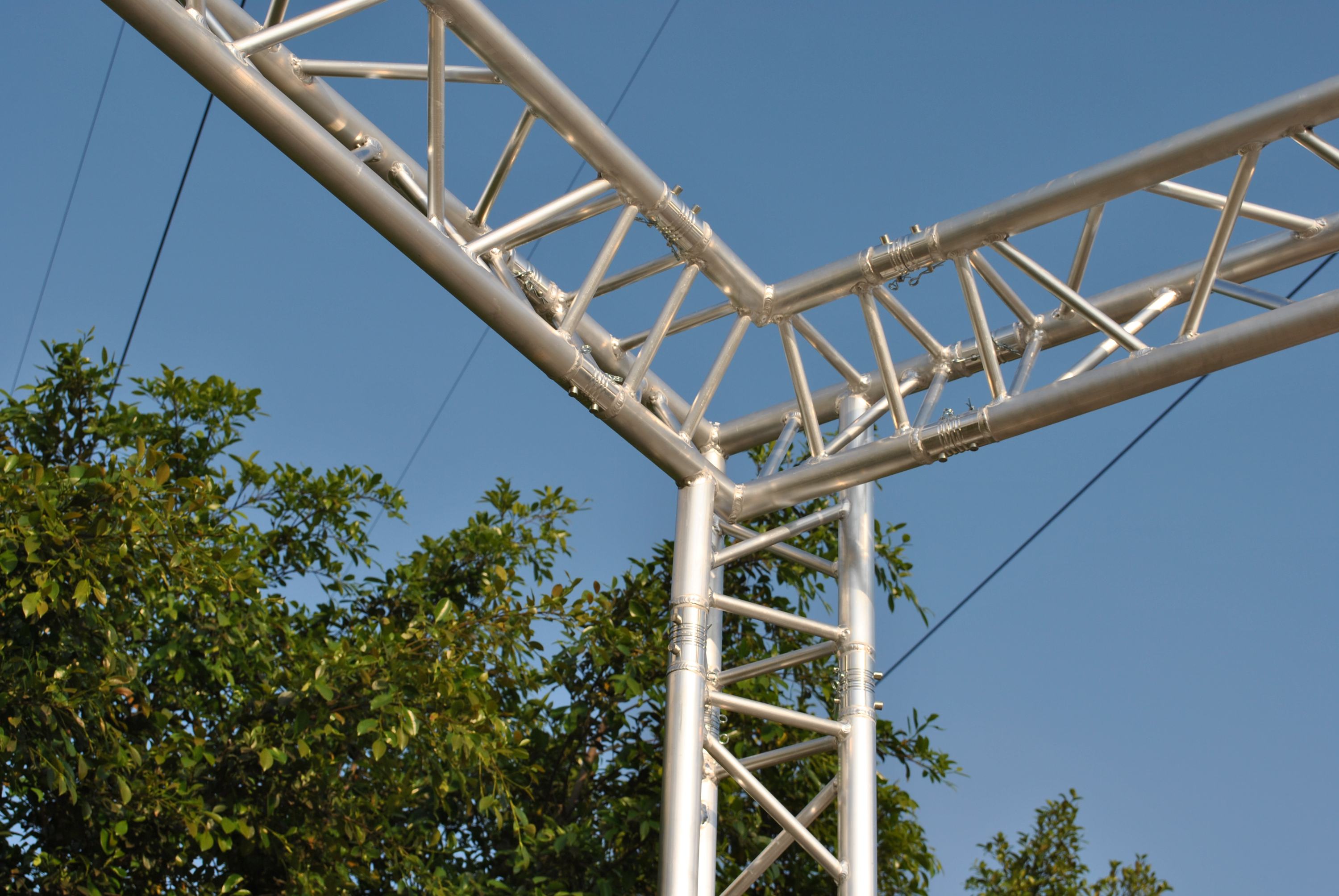 booth 290mm triangle truss.jpg