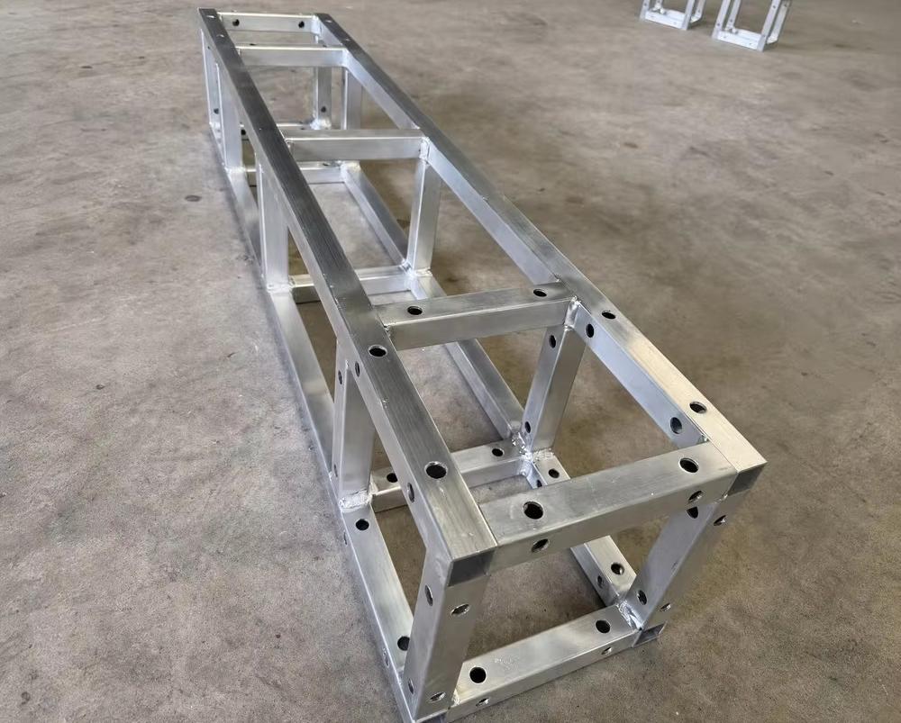 retail display truss.jpg