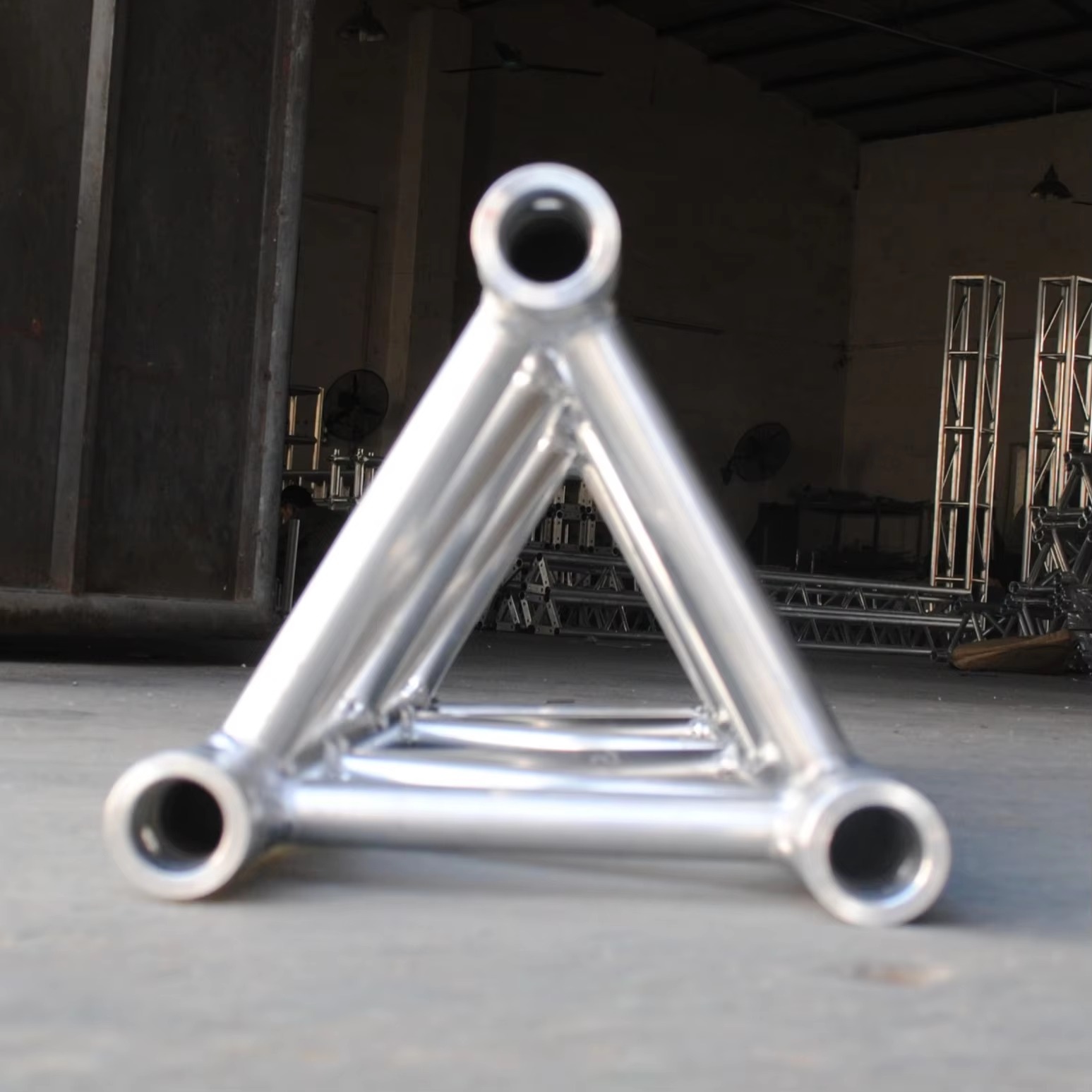 50x3mm truss.jpg
