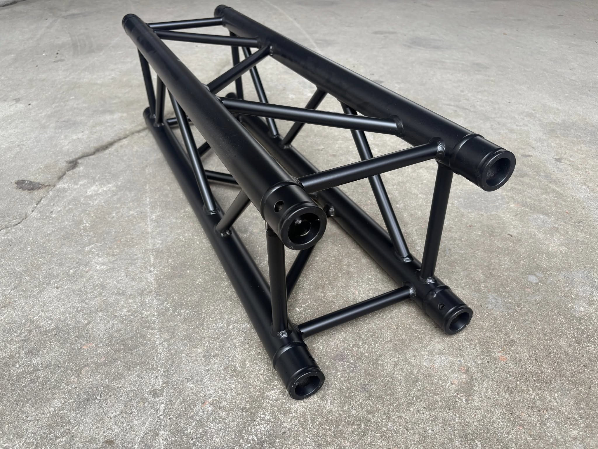 black 290 truss.jpg