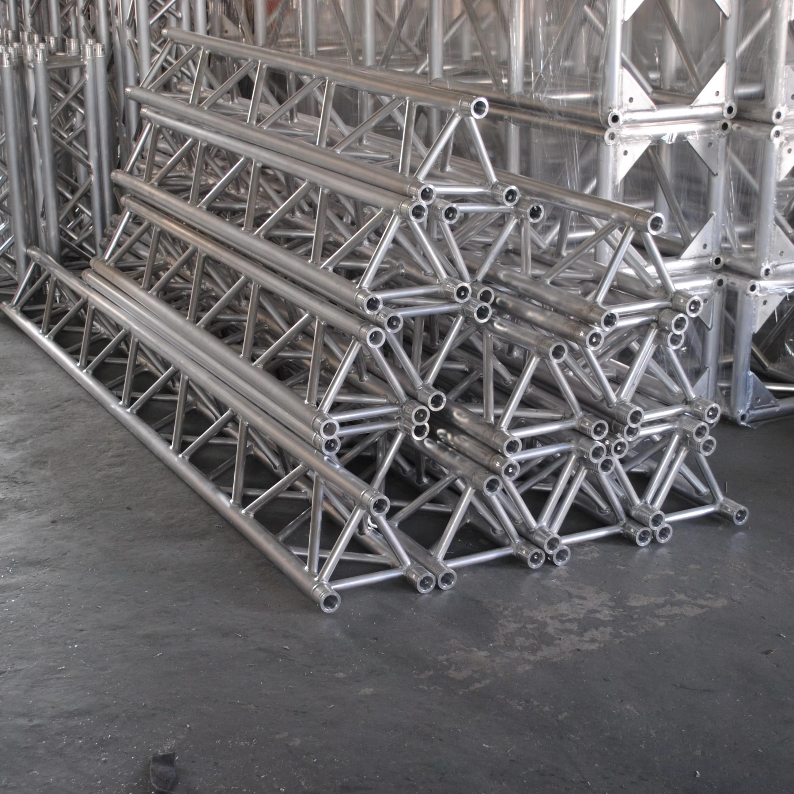 stage lighting triangle truss.jpg