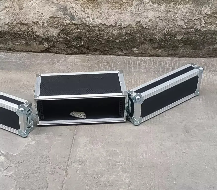 Midas DL32 DL16 & Behringer S32 S16 Silver Stage Box Rackmount Flightcase3.webp