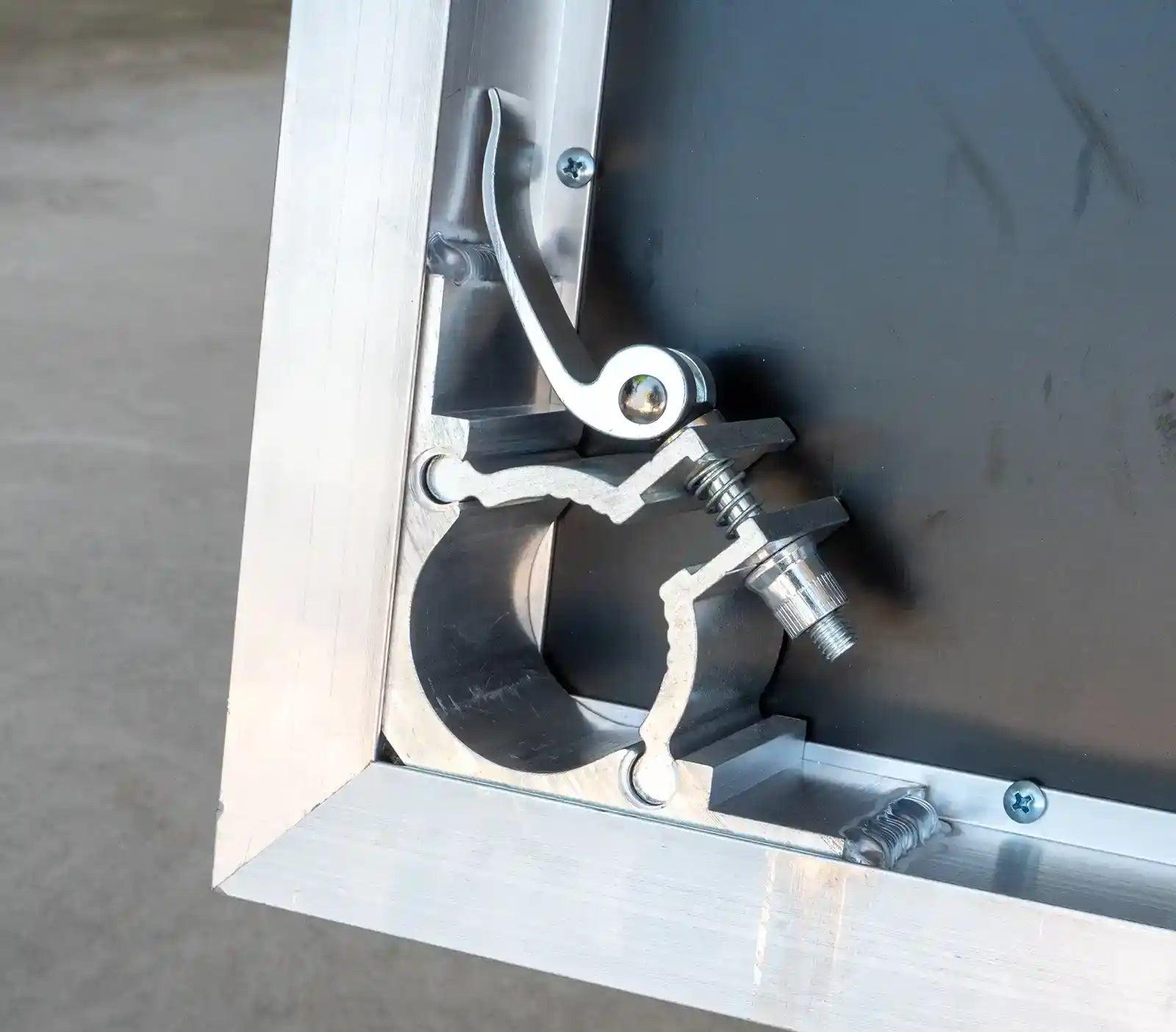 portable DJ table leg socket.jpg