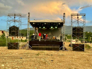 portable event truss setup.png