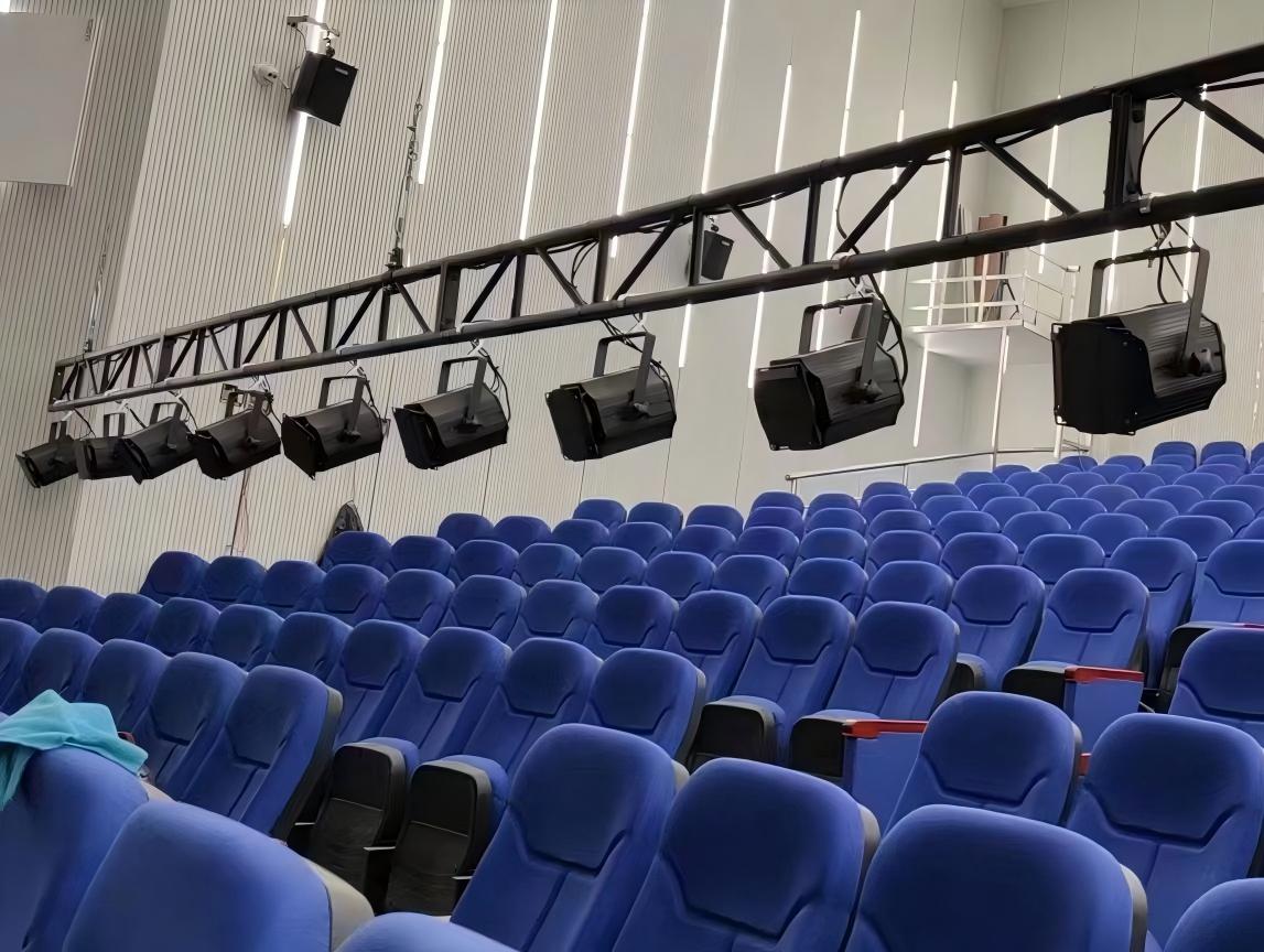 exhibition ladder truss.jpg