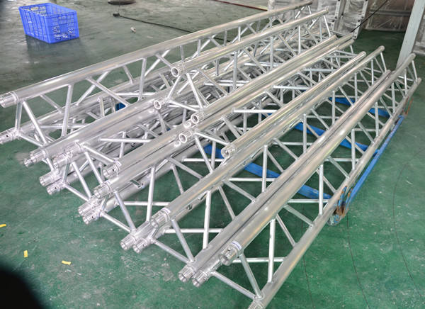 custom length spigot truss.jpg