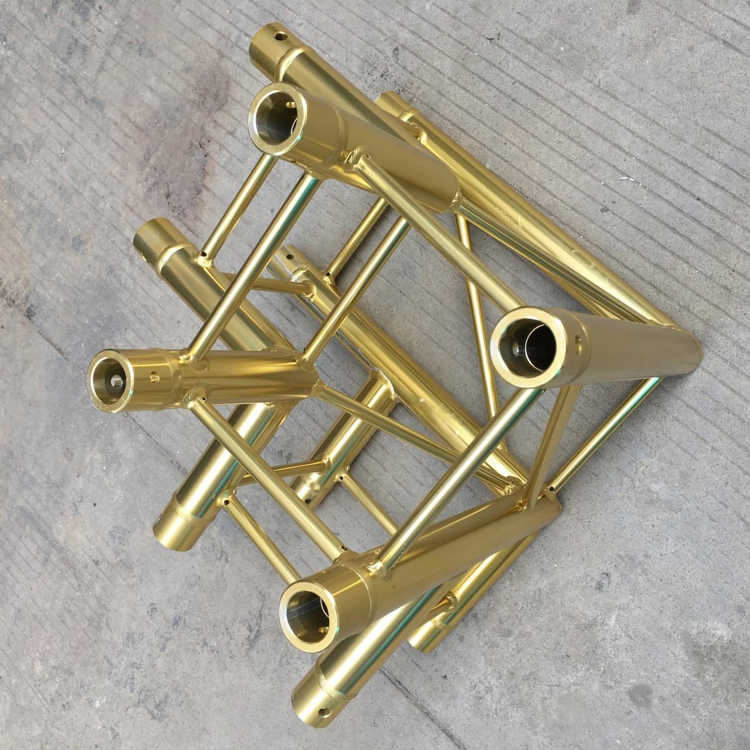 golden 3-way truss corner.jpg